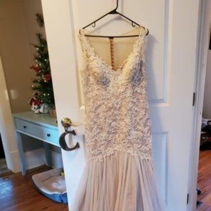 David's Bridal Lace Mermaid Wedding Dress